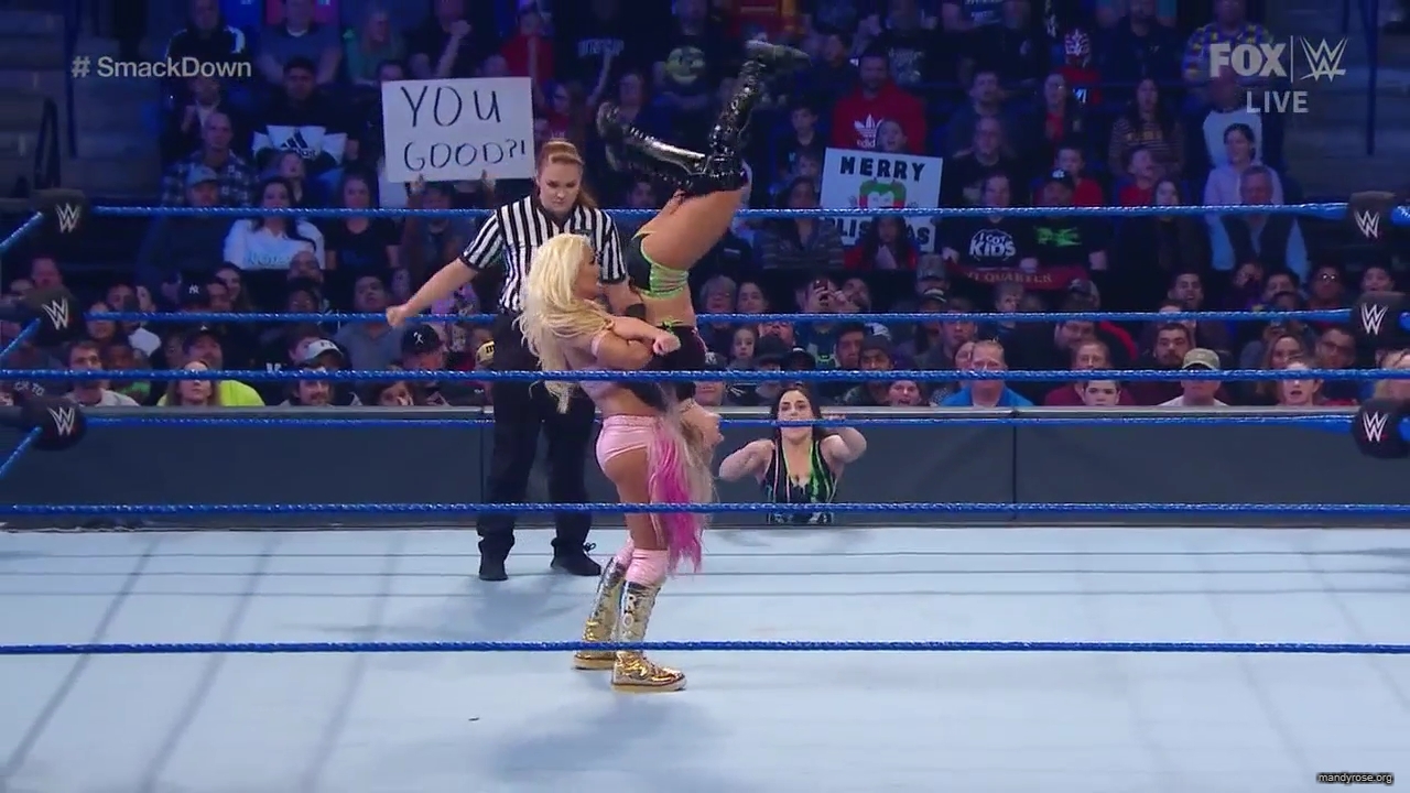 WWE_Friday_Night_SmackDown_2019_12_06_720p_HDTV_x264-NWCHD_mp40275.jpg