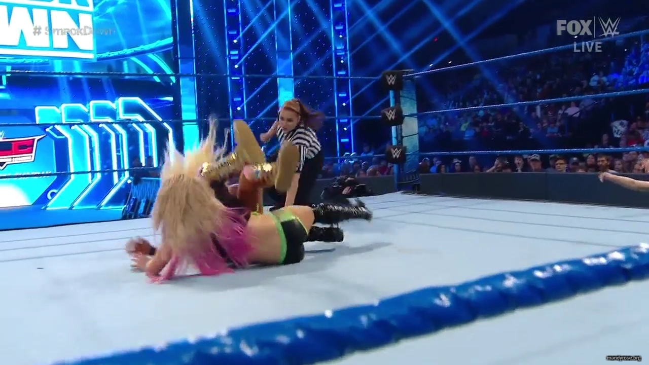WWE_Friday_Night_SmackDown_2019_12_06_720p_HDTV_x264-NWCHD_mp40280.jpg