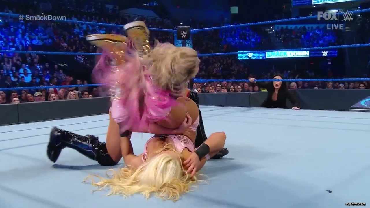 WWE_Friday_Night_SmackDown_2019_12_06_720p_HDTV_x264-NWCHD_mp40281.jpg