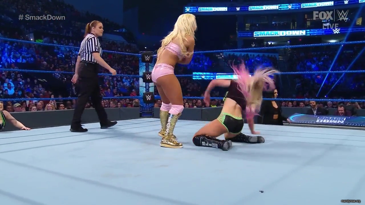 WWE_Friday_Night_SmackDown_2019_12_06_720p_HDTV_x264-NWCHD_mp40287.jpg
