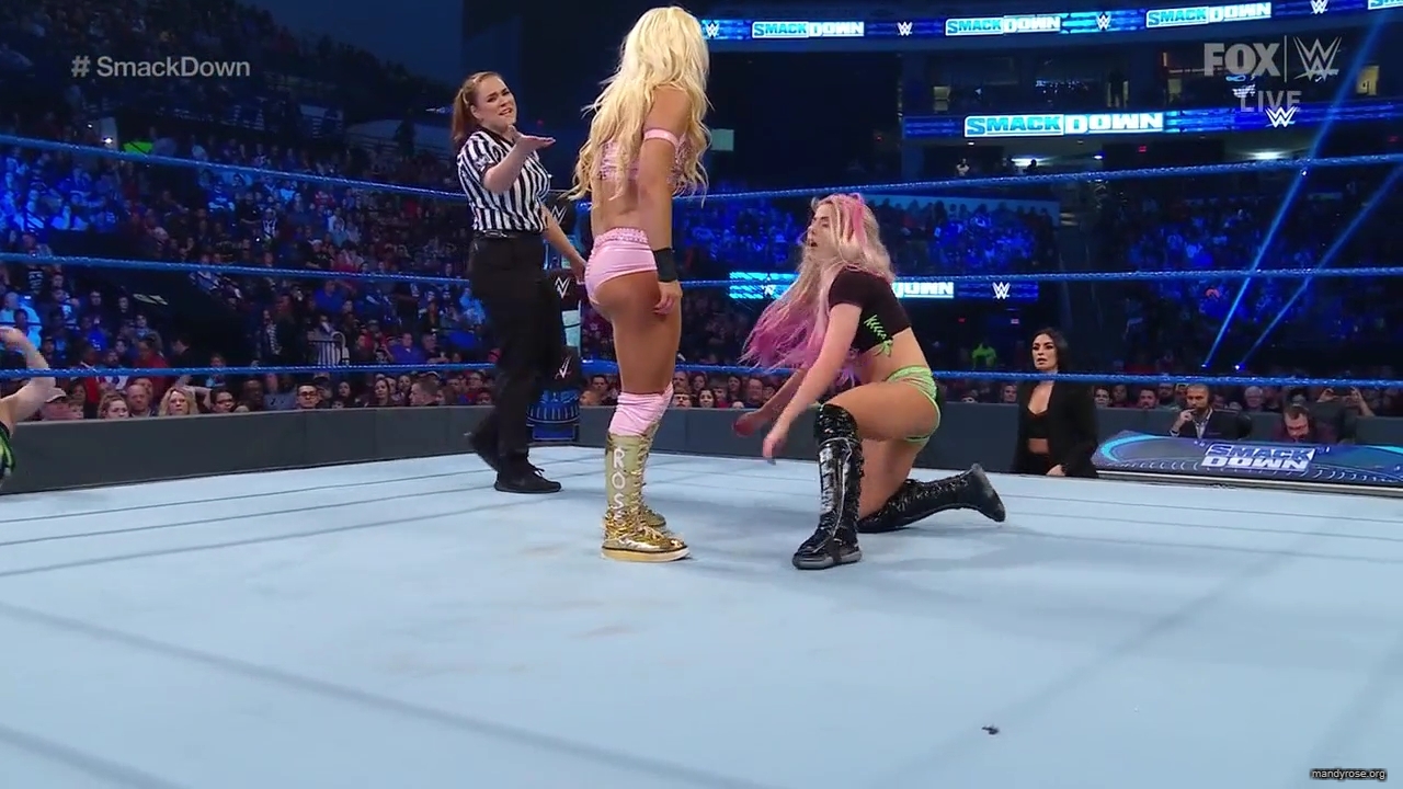 WWE_Friday_Night_SmackDown_2019_12_06_720p_HDTV_x264-NWCHD_mp40288.jpg