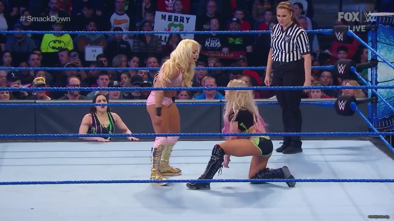 WWE_Friday_Night_SmackDown_2019_12_06_720p_HDTV_x264-NWCHD_mp40291.jpg
