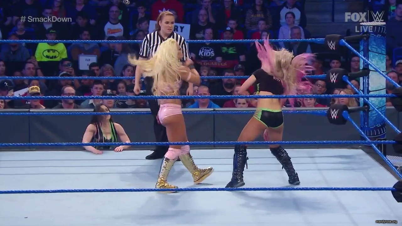 WWE_Friday_Night_SmackDown_2019_12_06_720p_HDTV_x264-NWCHD_mp40296.jpg