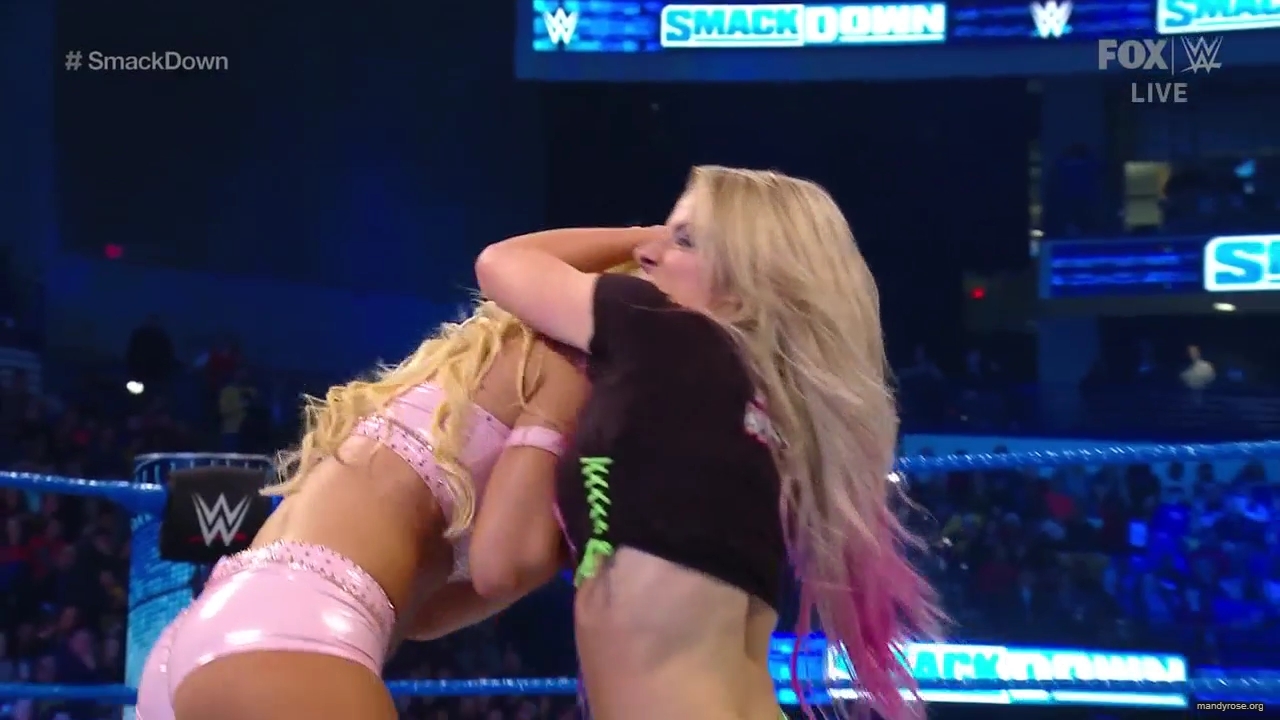 WWE_Friday_Night_SmackDown_2019_12_06_720p_HDTV_x264-NWCHD_mp40302.jpg
