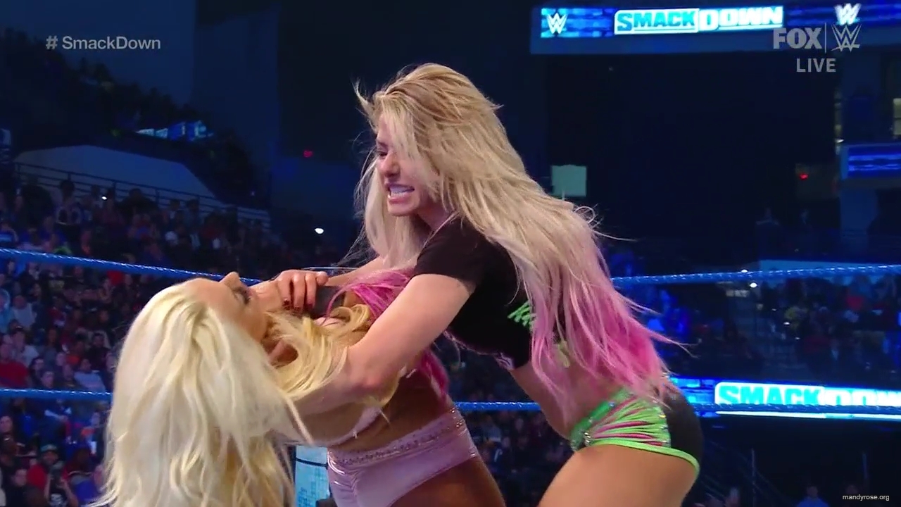 WWE_Friday_Night_SmackDown_2019_12_06_720p_HDTV_x264-NWCHD_mp40304.jpg