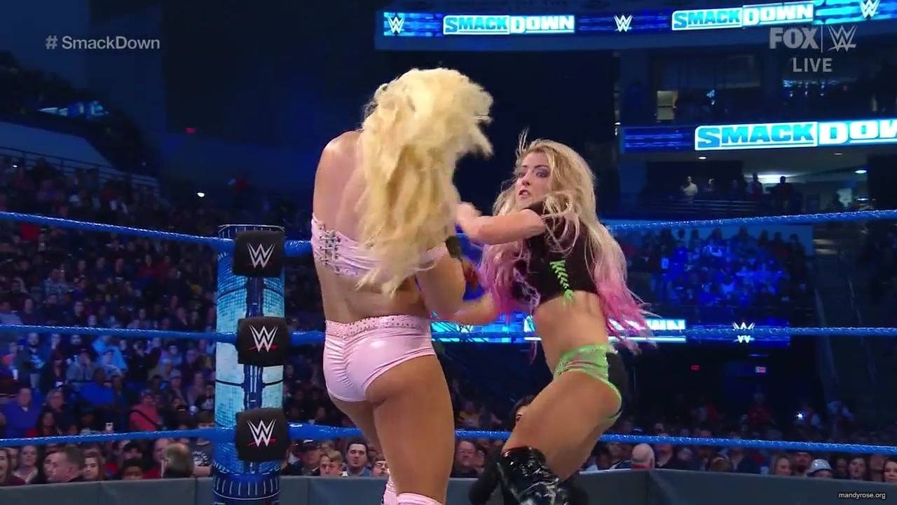 WWE_Friday_Night_SmackDown_2019_12_06_720p_HDTV_x264-NWCHD_mp40311.jpg