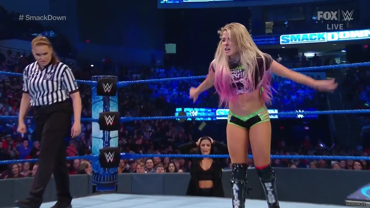 WWE_Friday_Night_SmackDown_2019_12_06_720p_HDTV_x264-NWCHD_mp40314.jpg