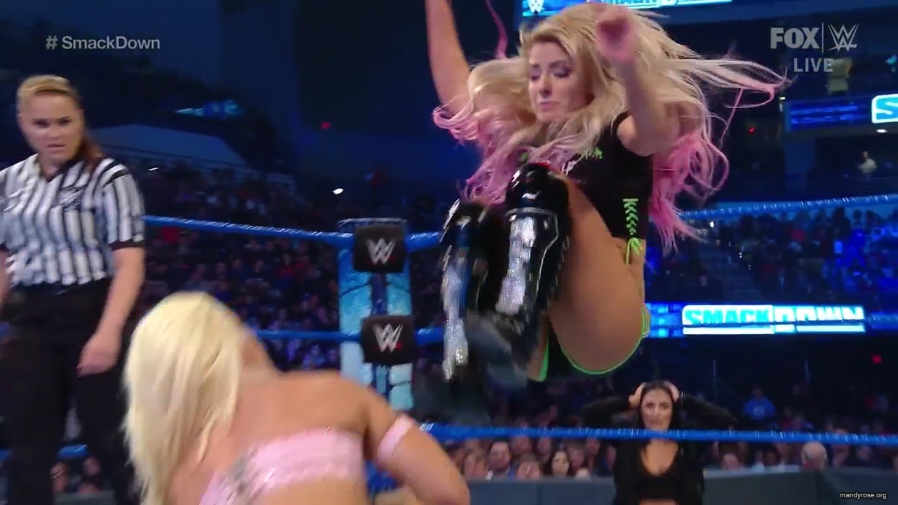 WWE_Friday_Night_SmackDown_2019_12_06_720p_HDTV_x264-NWCHD_mp40315.jpg