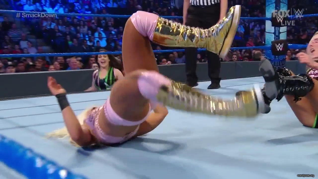 WWE_Friday_Night_SmackDown_2019_12_06_720p_HDTV_x264-NWCHD_mp40316.jpg