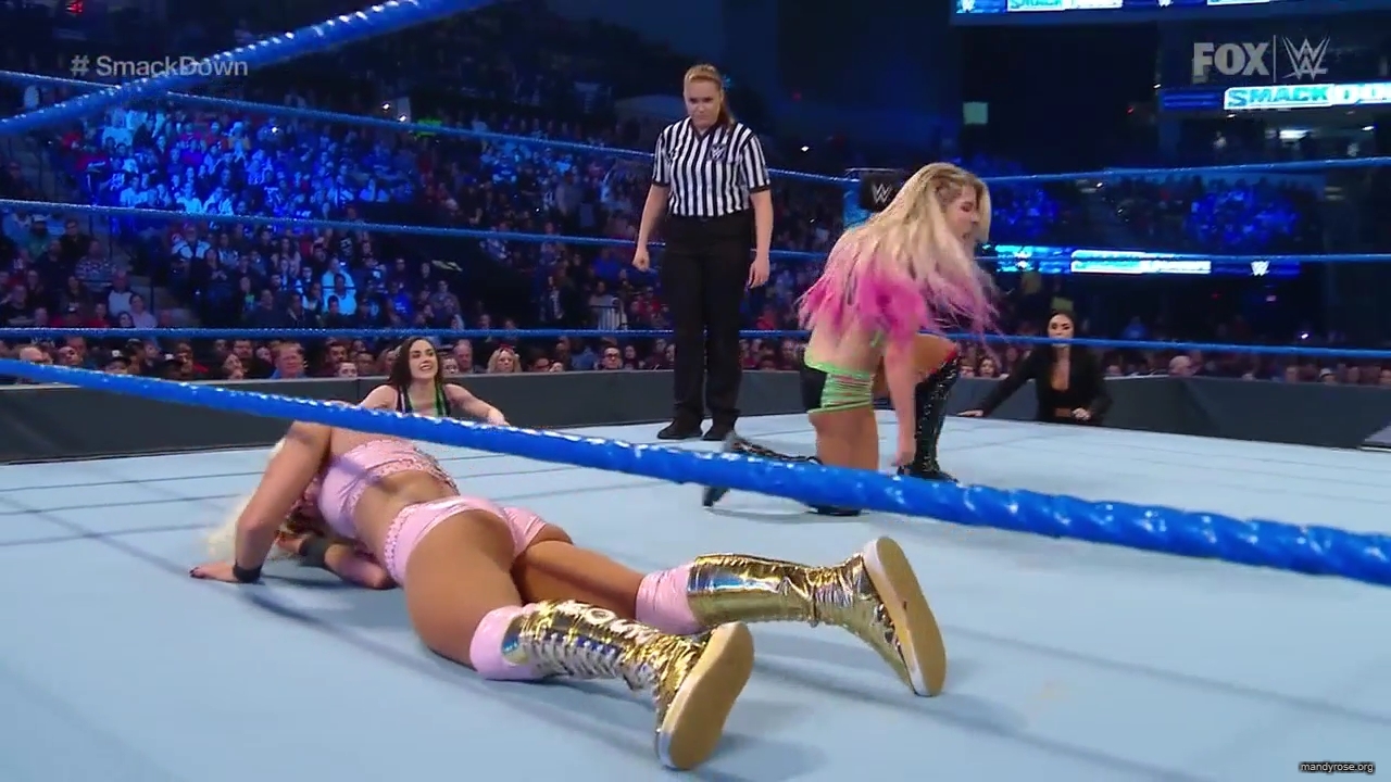 WWE_Friday_Night_SmackDown_2019_12_06_720p_HDTV_x264-NWCHD_mp40317.jpg