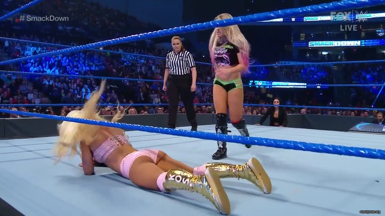WWE_Friday_Night_SmackDown_2019_12_06_720p_HDTV_x264-NWCHD_mp40318.jpg