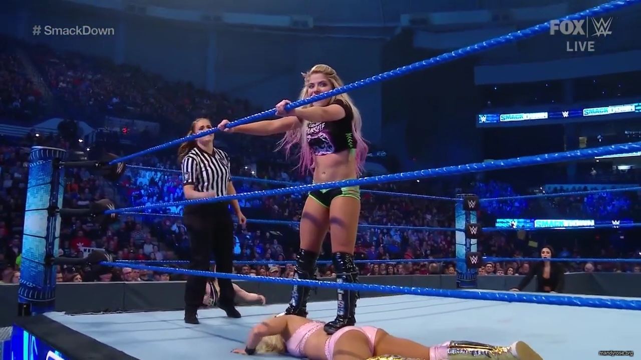 WWE_Friday_Night_SmackDown_2019_12_06_720p_HDTV_x264-NWCHD_mp40321.jpg