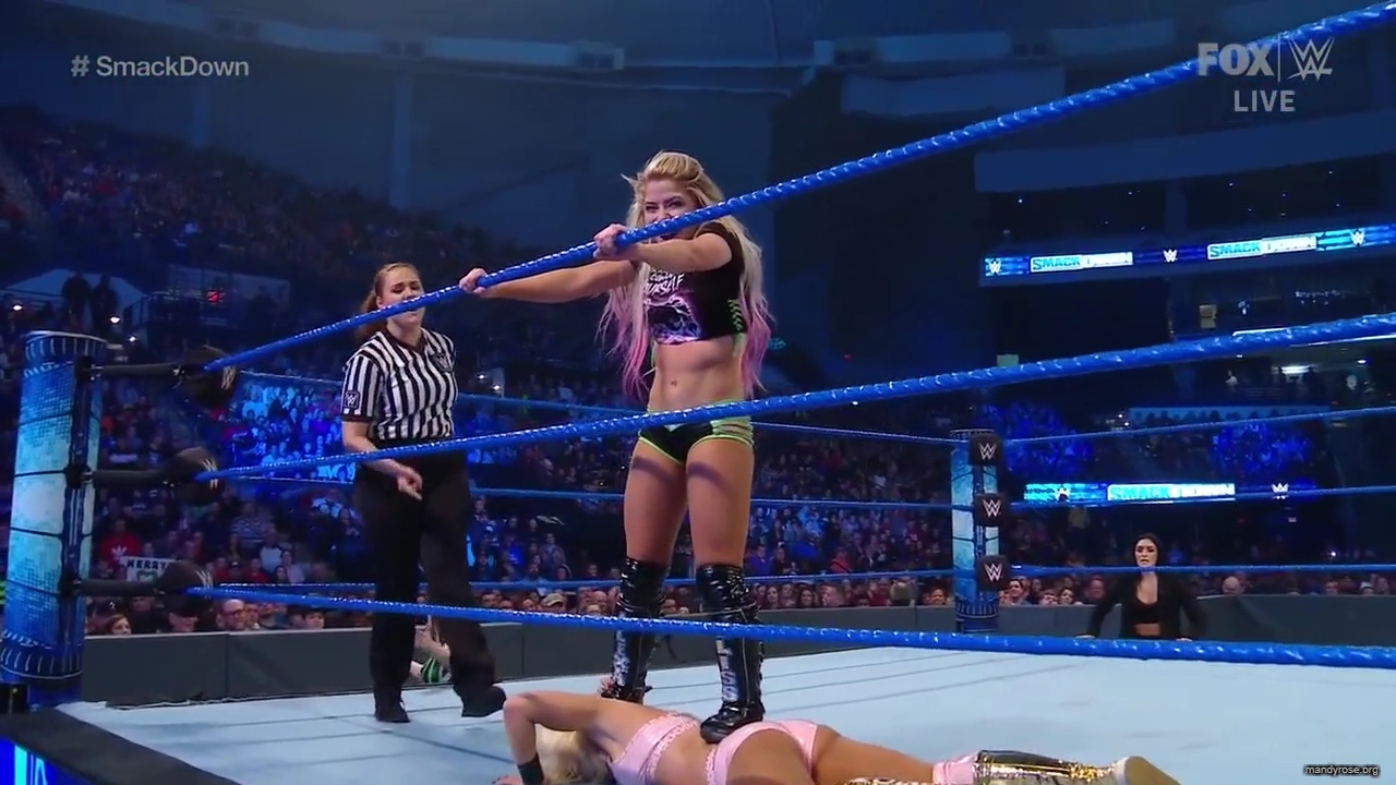 WWE_Friday_Night_SmackDown_2019_12_06_720p_HDTV_x264-NWCHD_mp40322.jpg