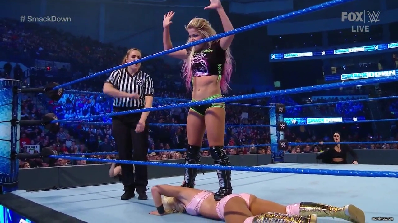 WWE_Friday_Night_SmackDown_2019_12_06_720p_HDTV_x264-NWCHD_mp40323.jpg
