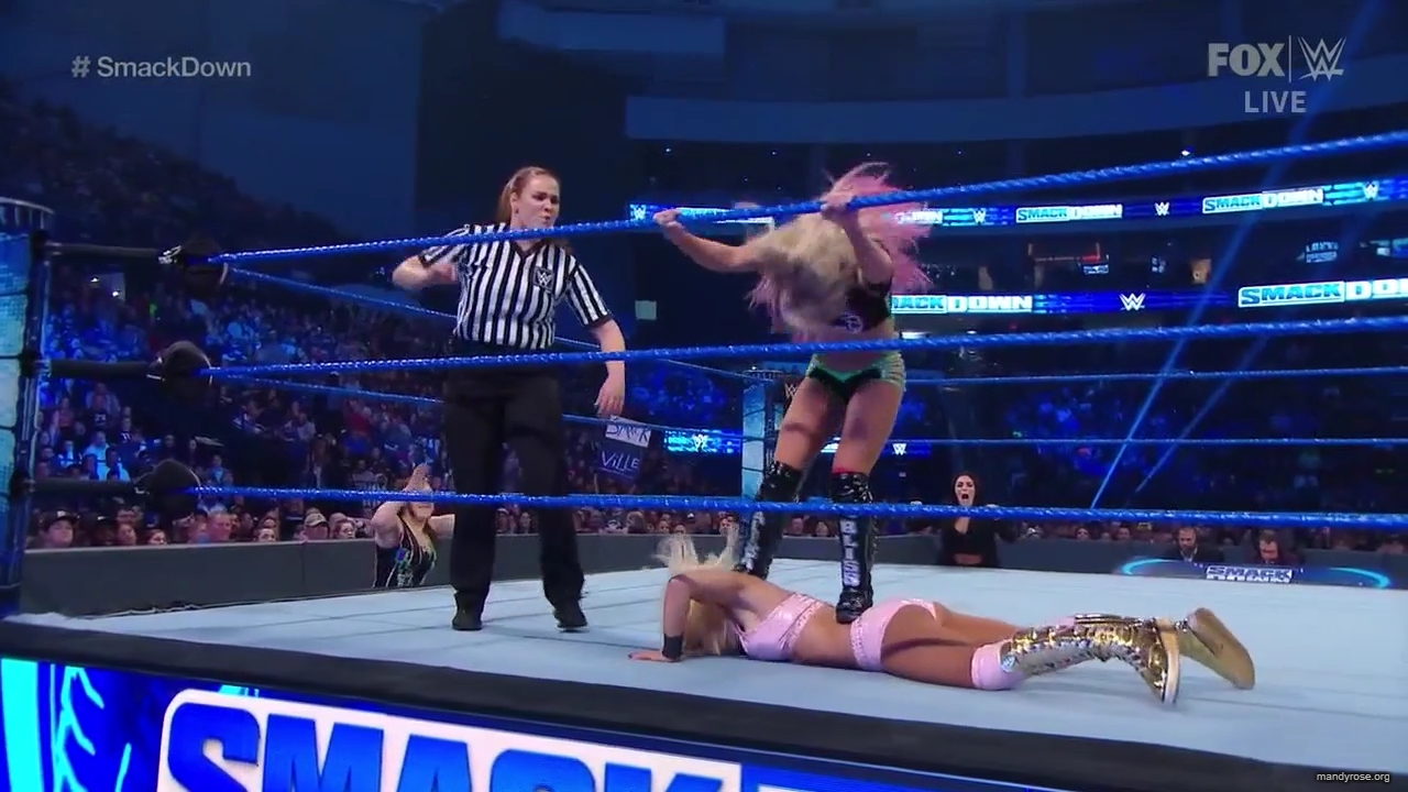 WWE_Friday_Night_SmackDown_2019_12_06_720p_HDTV_x264-NWCHD_mp40325.jpg