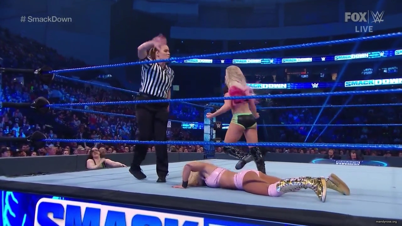 WWE_Friday_Night_SmackDown_2019_12_06_720p_HDTV_x264-NWCHD_mp40327.jpg