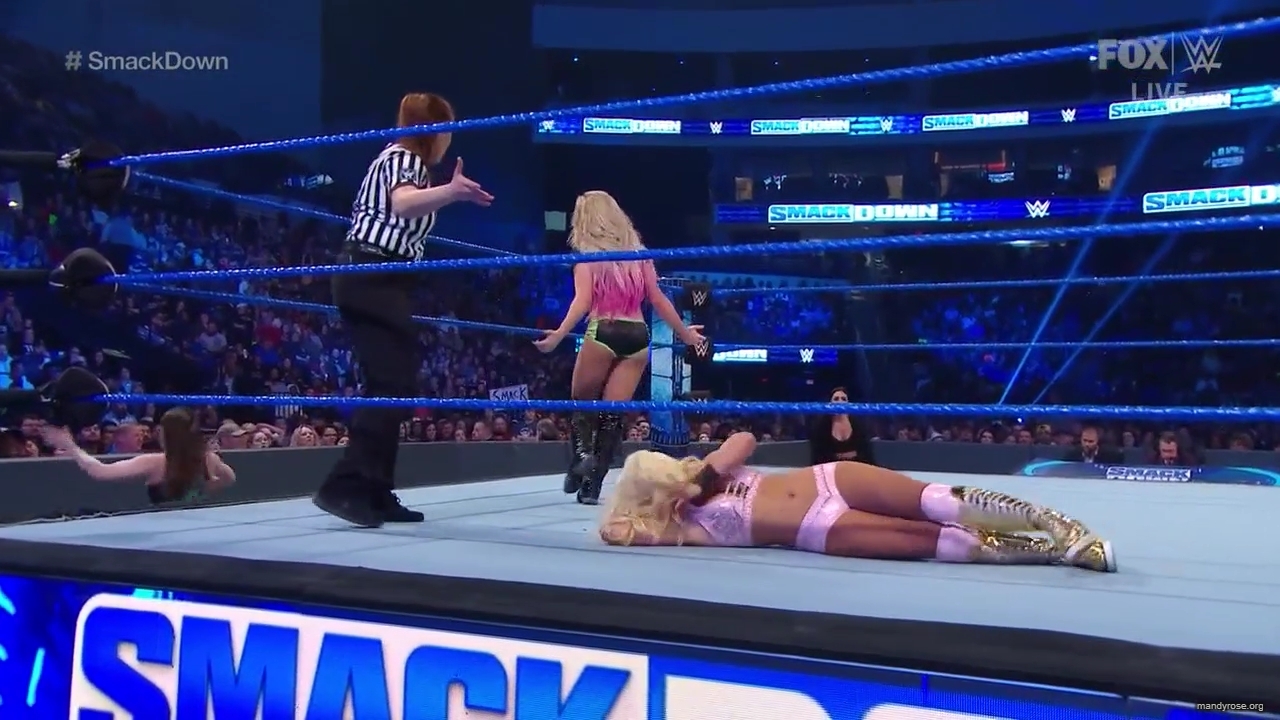 WWE_Friday_Night_SmackDown_2019_12_06_720p_HDTV_x264-NWCHD_mp40328.jpg