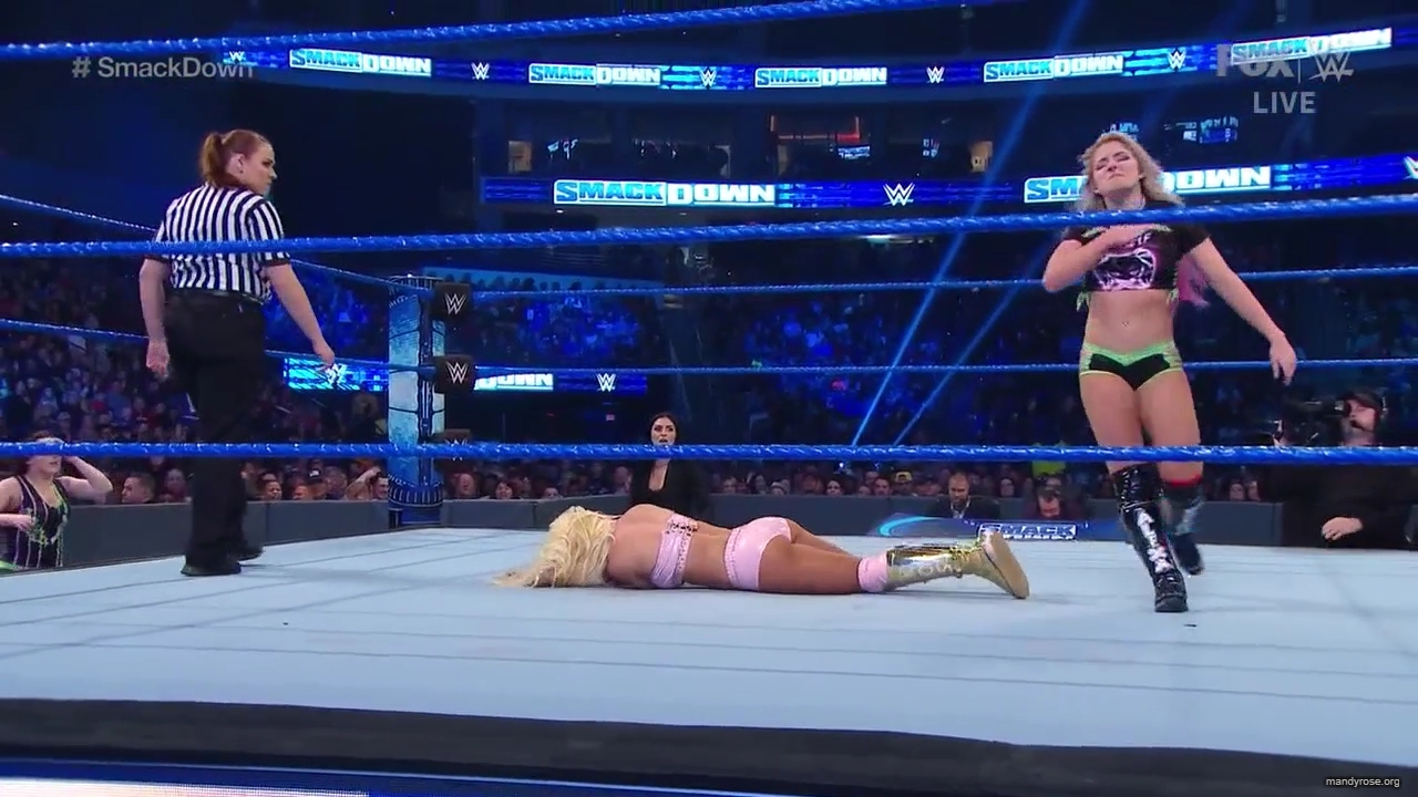 WWE_Friday_Night_SmackDown_2019_12_06_720p_HDTV_x264-NWCHD_mp40332.jpg