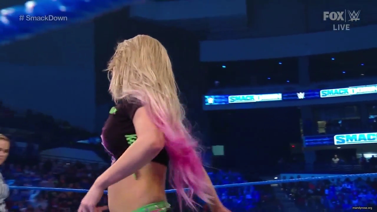 WWE_Friday_Night_SmackDown_2019_12_06_720p_HDTV_x264-NWCHD_mp40333.jpg