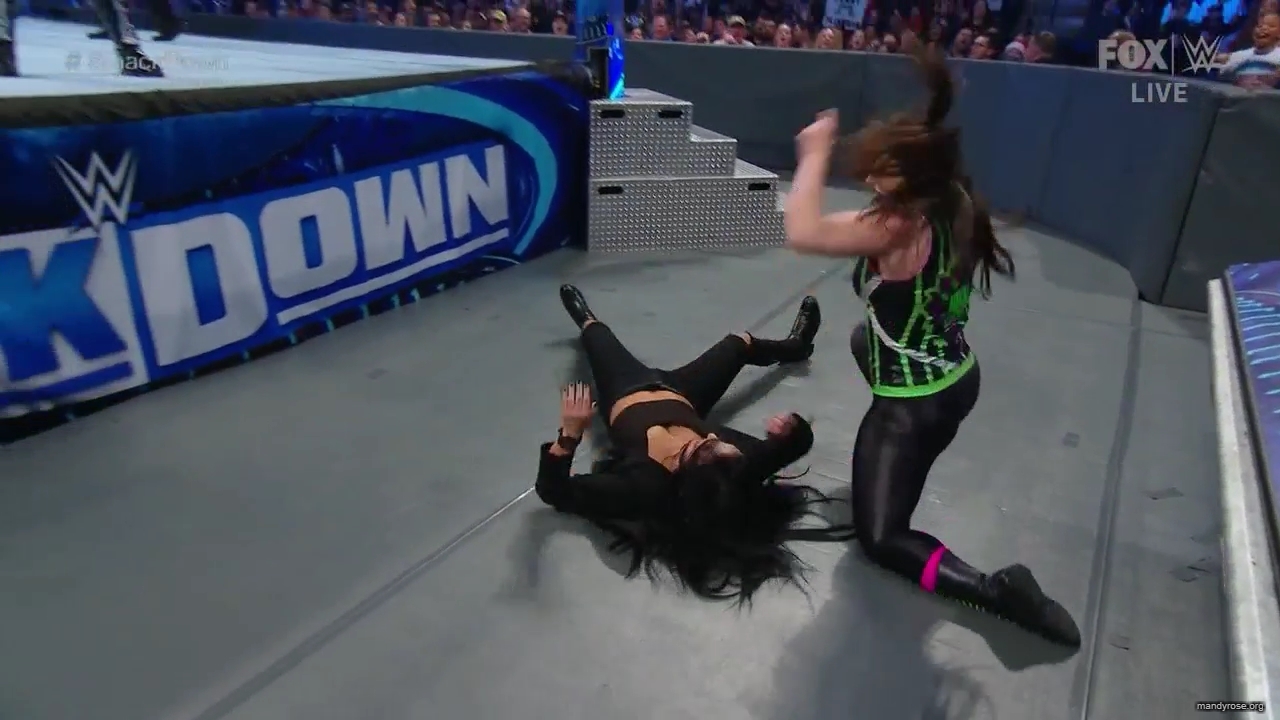 WWE_Friday_Night_SmackDown_2019_12_06_720p_HDTV_x264-NWCHD_mp40342.jpg