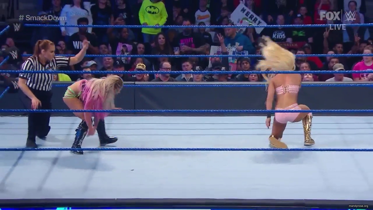 WWE_Friday_Night_SmackDown_2019_12_06_720p_HDTV_x264-NWCHD_mp40347.jpg