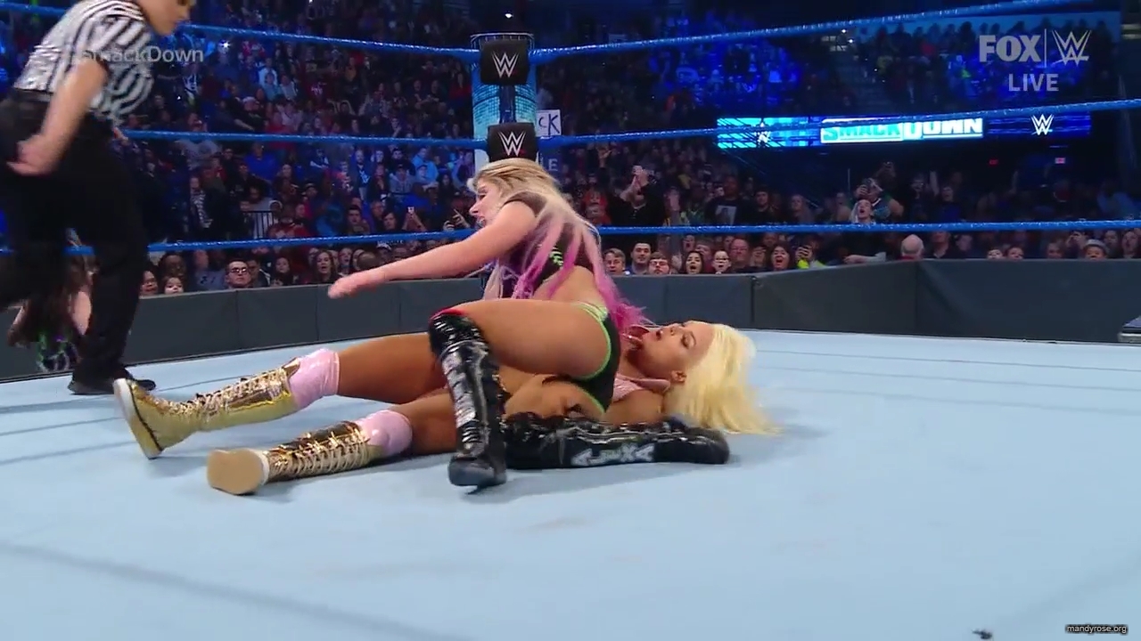 WWE_Friday_Night_SmackDown_2019_12_06_720p_HDTV_x264-NWCHD_mp40373.jpg
