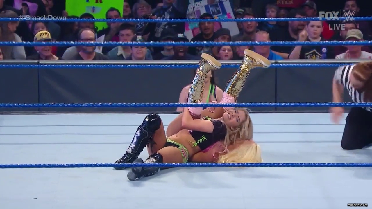 WWE_Friday_Night_SmackDown_2019_12_06_720p_HDTV_x264-NWCHD_mp40375.jpg