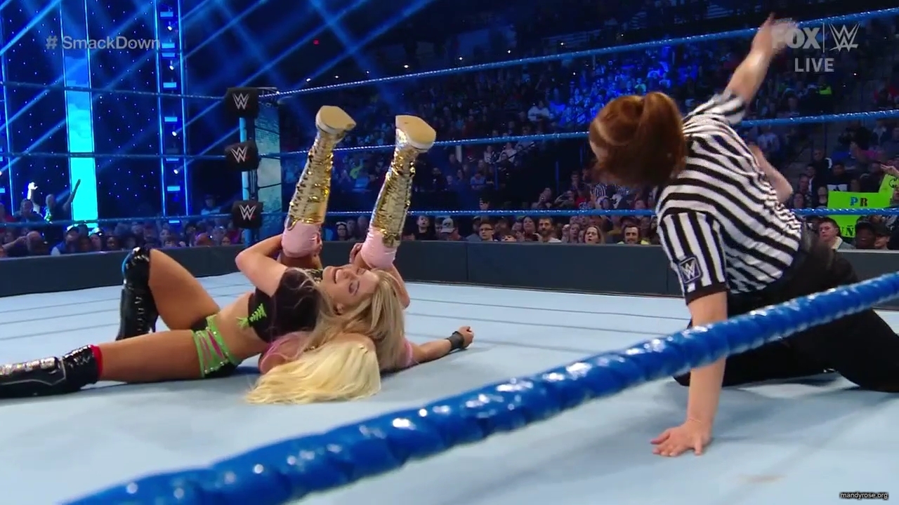 WWE_Friday_Night_SmackDown_2019_12_06_720p_HDTV_x264-NWCHD_mp40376.jpg