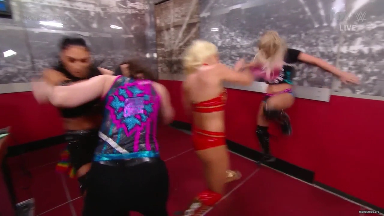 WWE_Friday_Night_SmackDown_2019_12_13_720p_HDTV_x264-NWCHD_mp40081.jpg