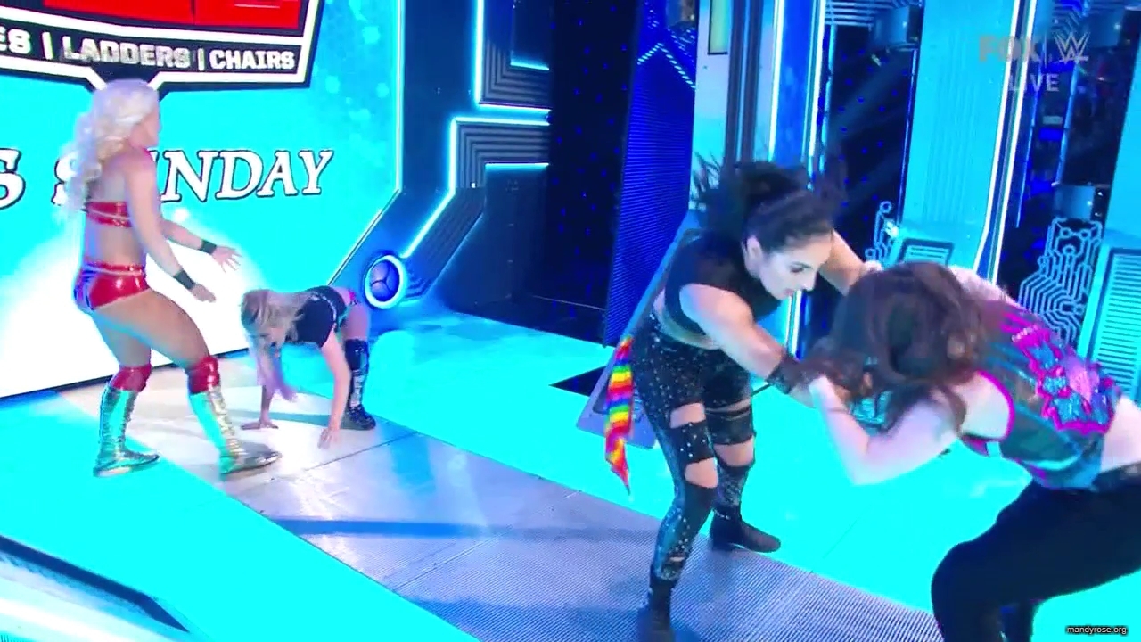 WWE_Friday_Night_SmackDown_2019_12_13_720p_HDTV_x264-NWCHD_mp40093.jpg