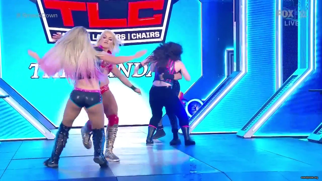 WWE_Friday_Night_SmackDown_2019_12_13_720p_HDTV_x264-NWCHD_mp40098.jpg