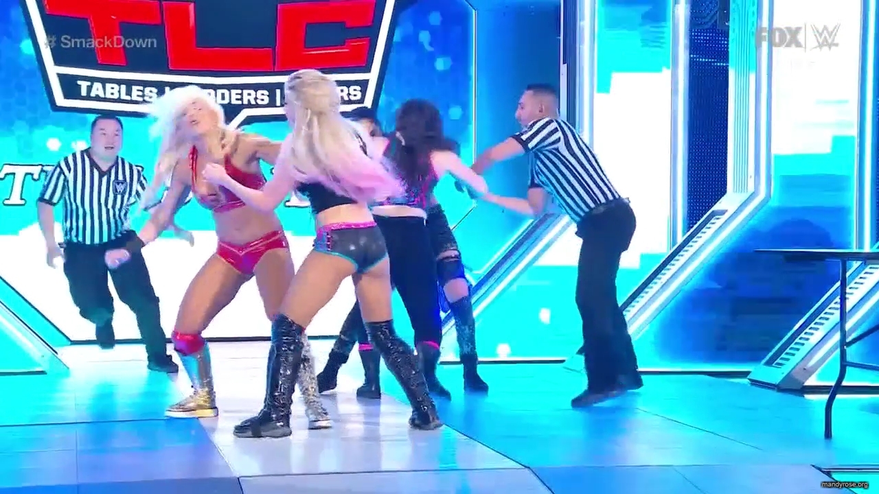 WWE_Friday_Night_SmackDown_2019_12_13_720p_HDTV_x264-NWCHD_mp40101.jpg