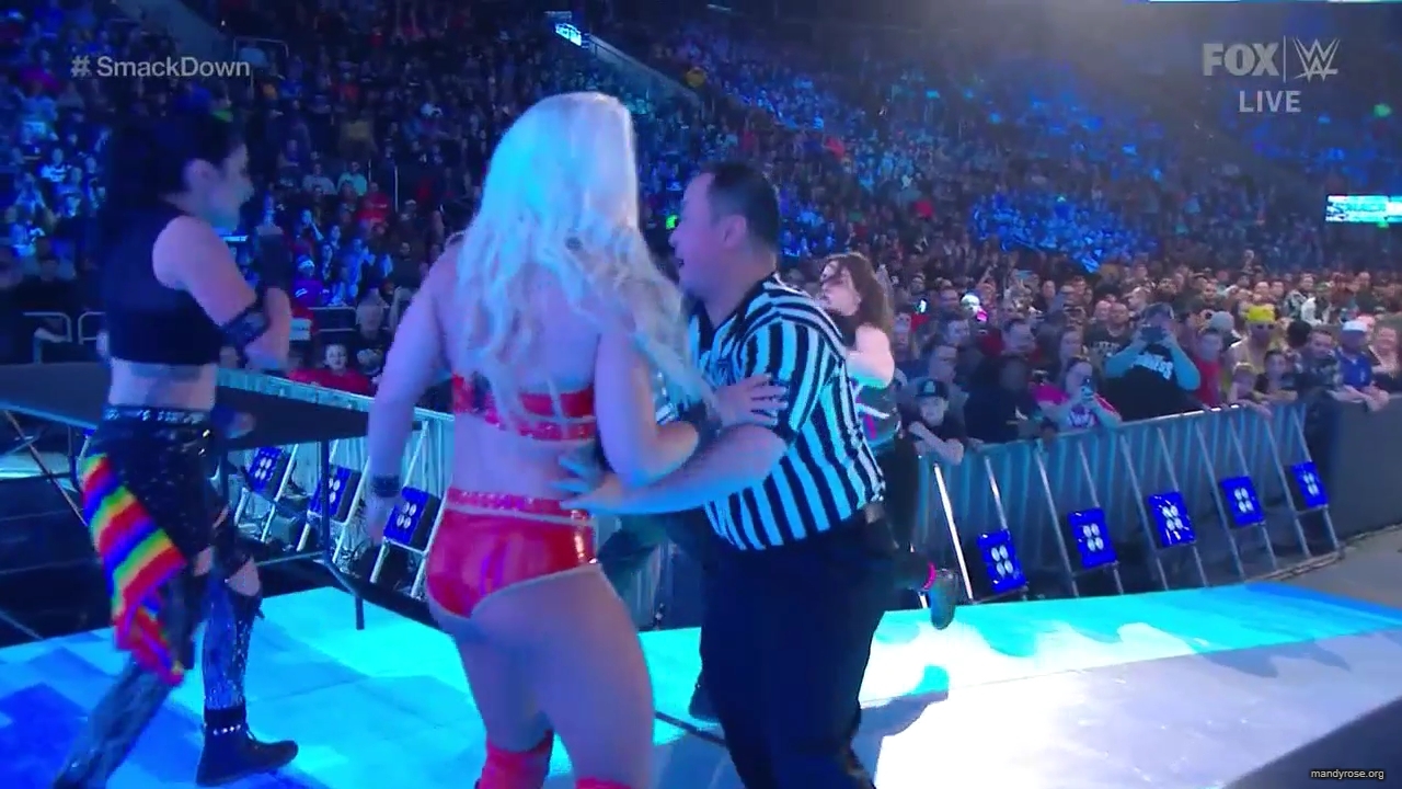 WWE_Friday_Night_SmackDown_2019_12_13_720p_HDTV_x264-NWCHD_mp40108.jpg