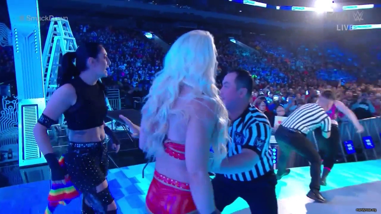 WWE_Friday_Night_SmackDown_2019_12_13_720p_HDTV_x264-NWCHD_mp40110.jpg