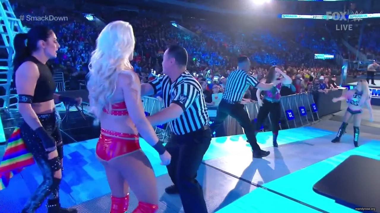 WWE_Friday_Night_SmackDown_2019_12_13_720p_HDTV_x264-NWCHD_mp40113.jpg