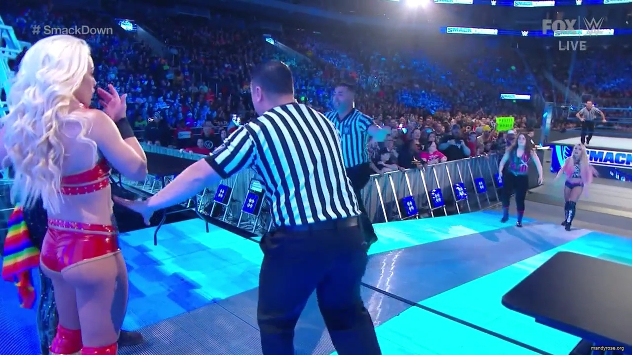 WWE_Friday_Night_SmackDown_2019_12_13_720p_HDTV_x264-NWCHD_mp40115.jpg