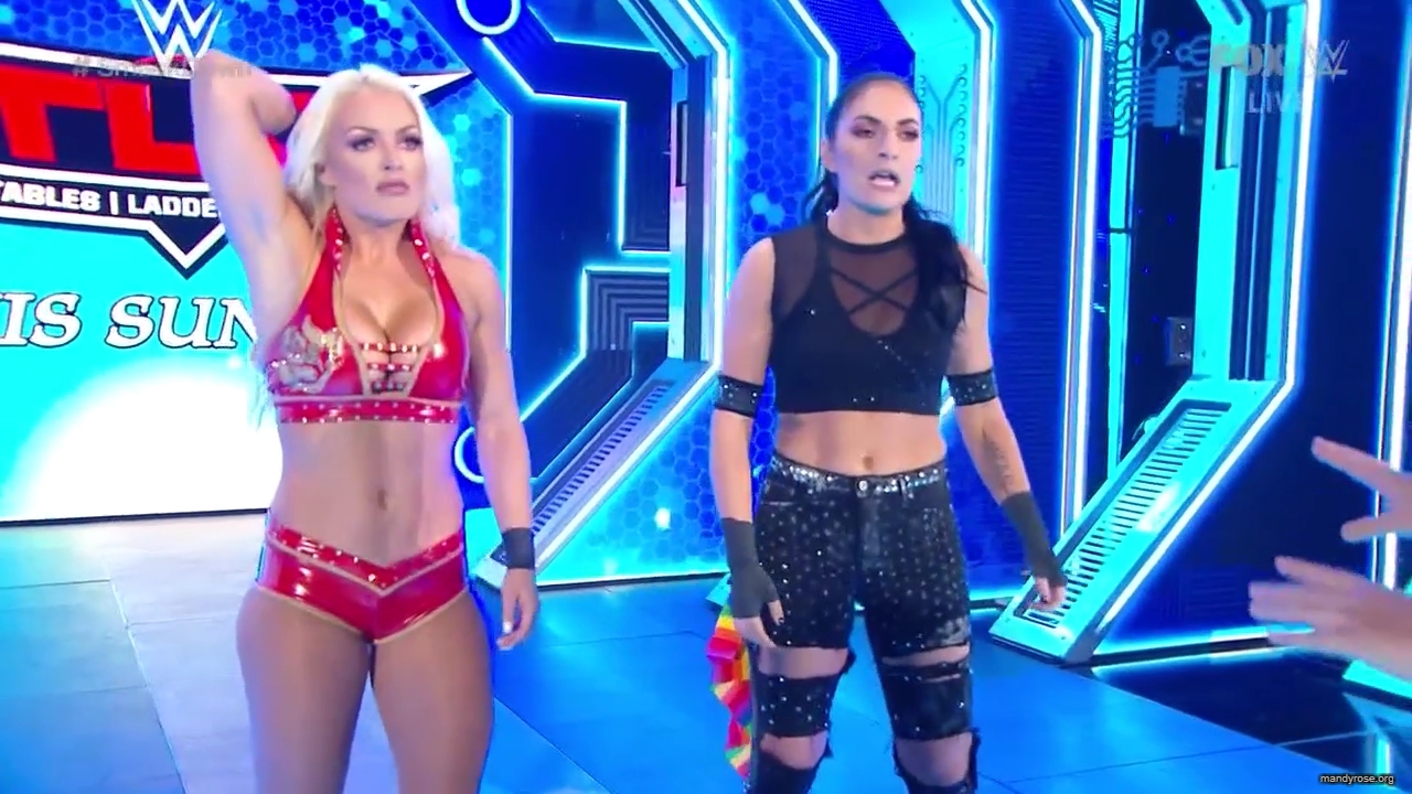 WWE_Friday_Night_SmackDown_2019_12_13_720p_HDTV_x264-NWCHD_mp40123.jpg