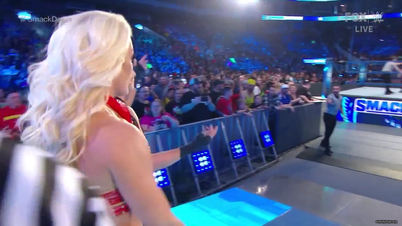 WWE_Friday_Night_SmackDown_2019_12_13_720p_HDTV_x264-NWCHD_mp40131.jpg
