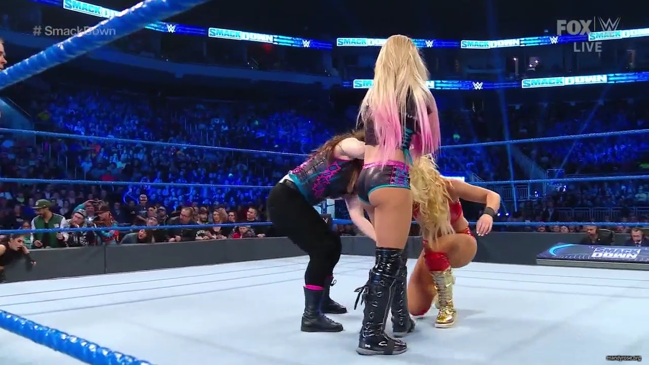 WWE_Friday_Night_SmackDown_2019_12_13_720p_HDTV_x264-NWCHD_mp40146.jpg