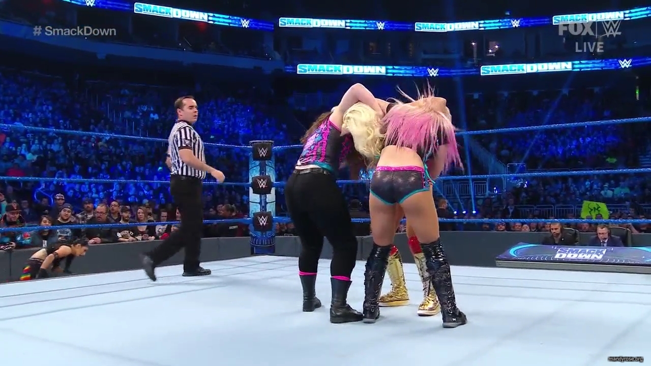 WWE_Friday_Night_SmackDown_2019_12_13_720p_HDTV_x264-NWCHD_mp40148.jpg