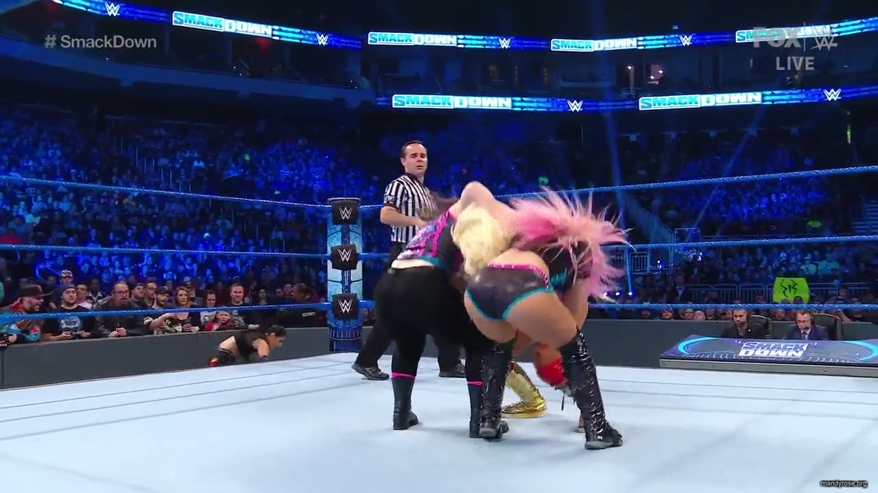 WWE_Friday_Night_SmackDown_2019_12_13_720p_HDTV_x264-NWCHD_mp40149.jpg