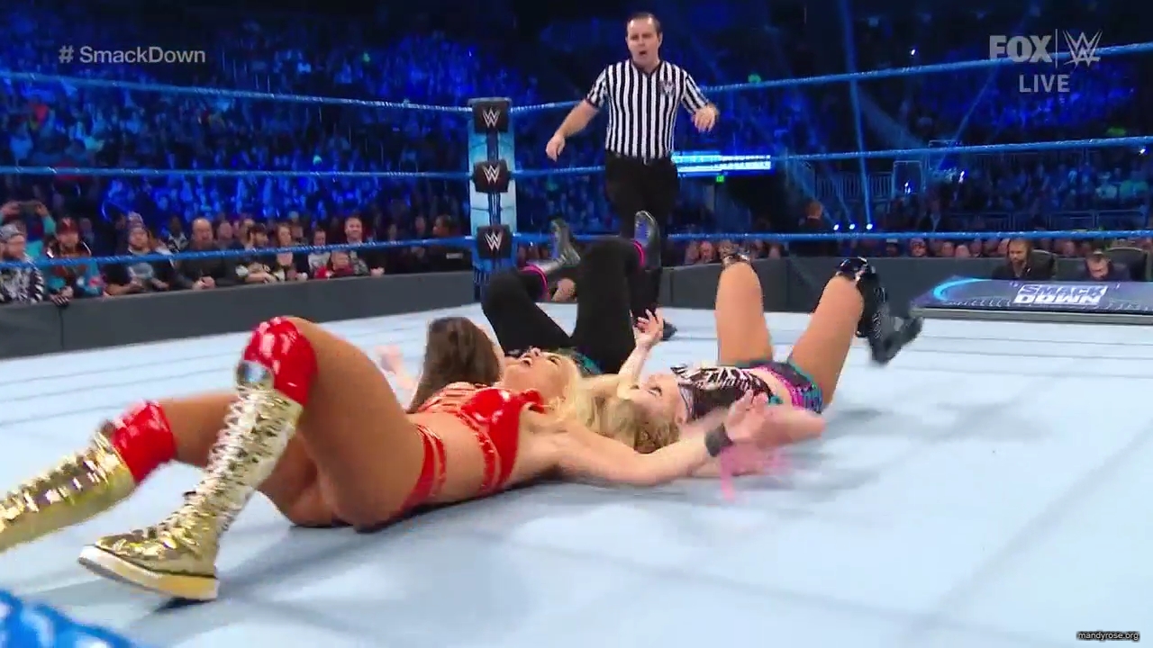 WWE_Friday_Night_SmackDown_2019_12_13_720p_HDTV_x264-NWCHD_mp40150.jpg
