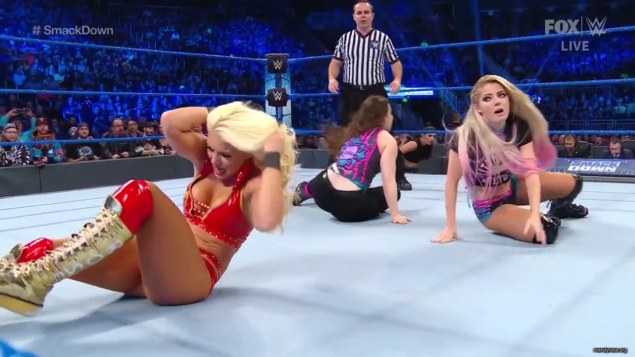WWE_Friday_Night_SmackDown_2019_12_13_720p_HDTV_x264-NWCHD_mp40151.jpg