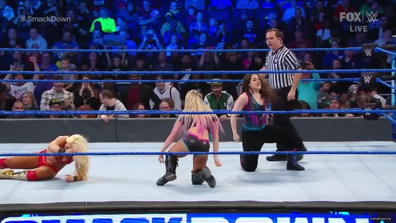 WWE_Friday_Night_SmackDown_2019_12_13_720p_HDTV_x264-NWCHD_mp40152.jpg