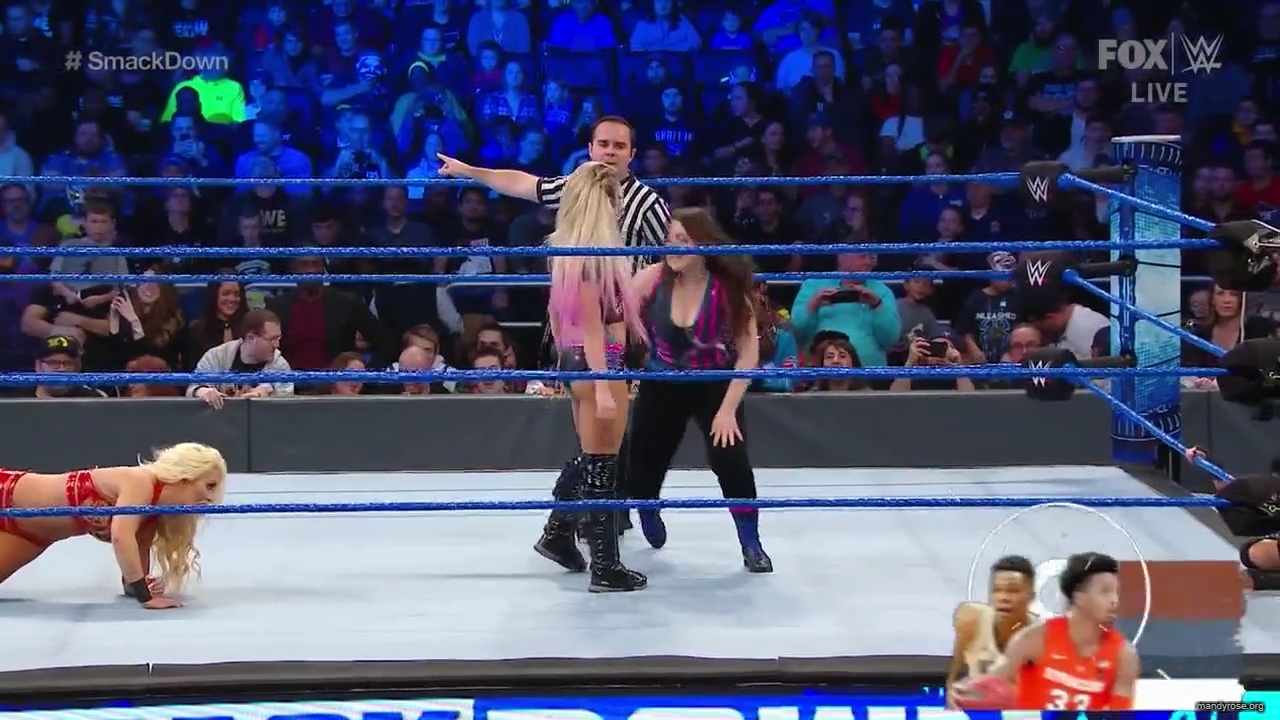 WWE_Friday_Night_SmackDown_2019_12_13_720p_HDTV_x264-NWCHD_mp40154.jpg
