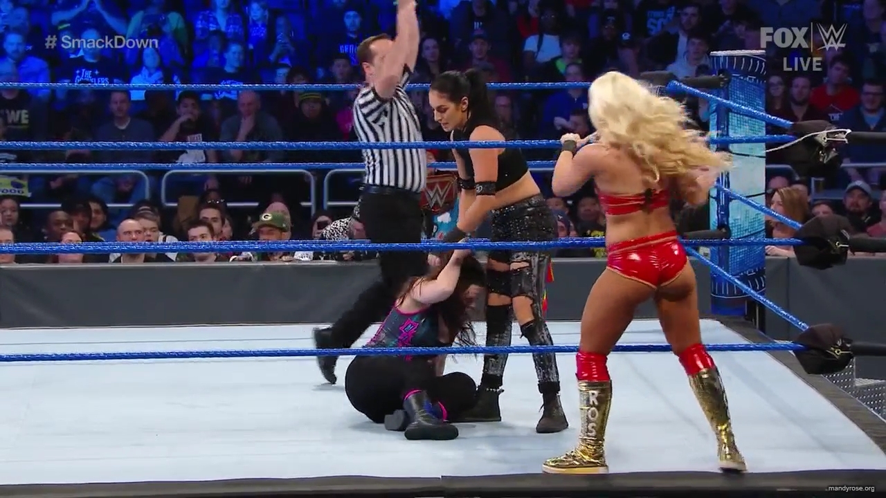 WWE_Friday_Night_SmackDown_2019_12_13_720p_HDTV_x264-NWCHD_mp40181.jpg