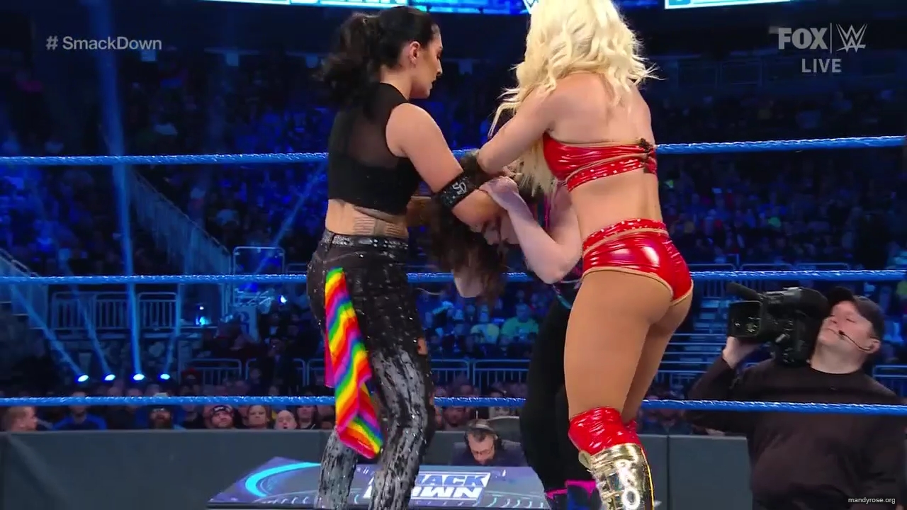 WWE_Friday_Night_SmackDown_2019_12_13_720p_HDTV_x264-NWCHD_mp40185.jpg