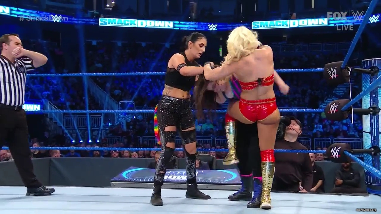 WWE_Friday_Night_SmackDown_2019_12_13_720p_HDTV_x264-NWCHD_mp40186.jpg