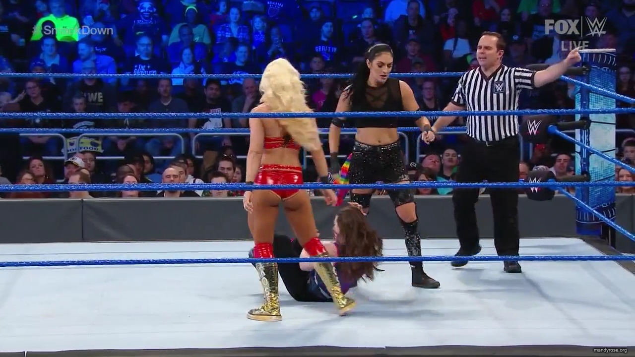 WWE_Friday_Night_SmackDown_2019_12_13_720p_HDTV_x264-NWCHD_mp40189.jpg