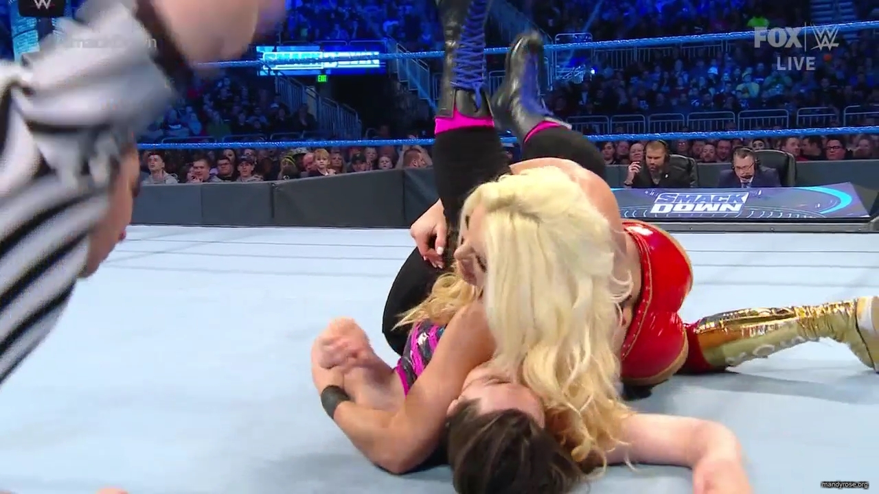 WWE_Friday_Night_SmackDown_2019_12_13_720p_HDTV_x264-NWCHD_mp40197.jpg